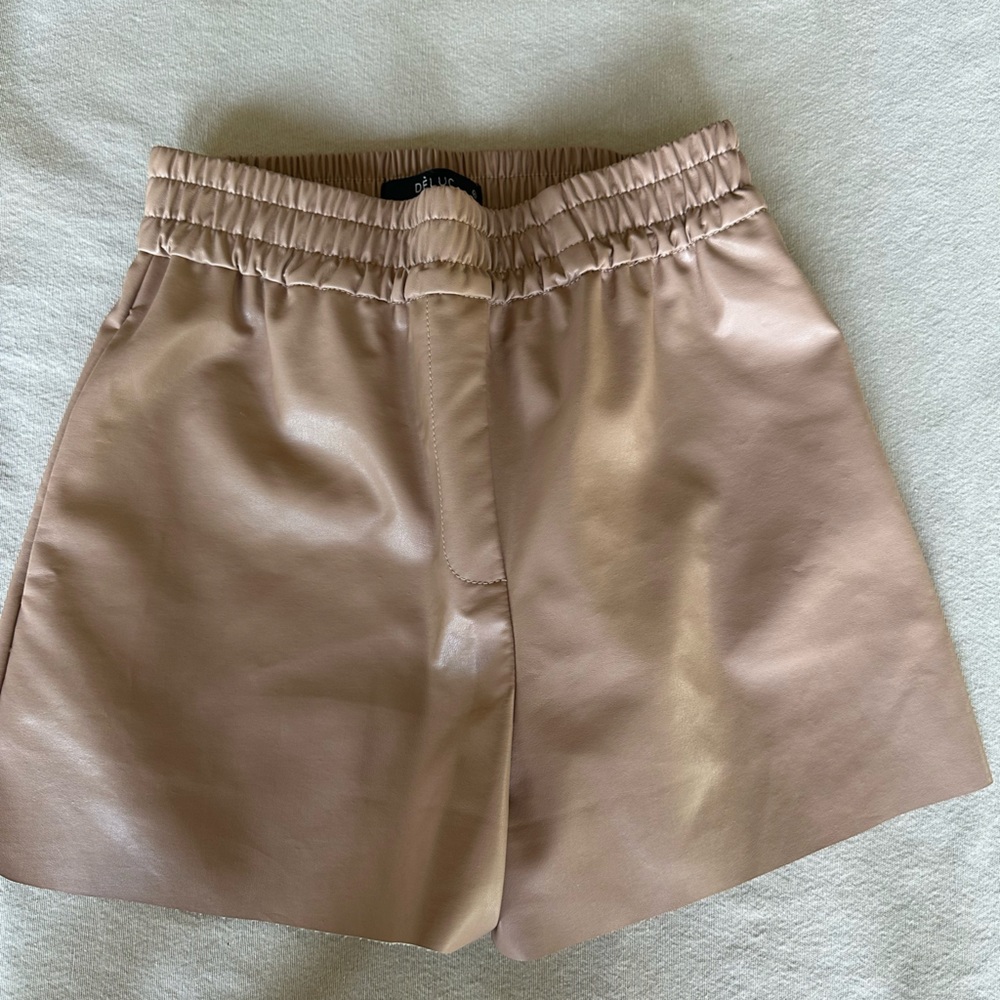 Delus Paula Vegan Short Tan